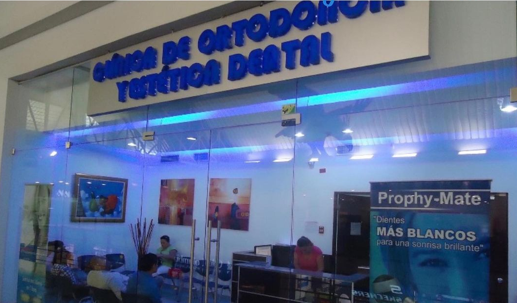 Clínica de Ortodoncia y Estética Dental